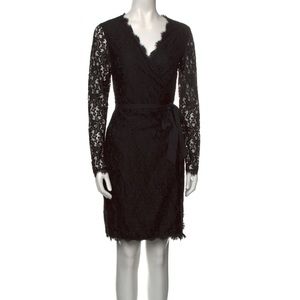 Like new! DIANE VON FURSTENBERG
Lace Pattern Knee-Length Dress - size 6 TTS